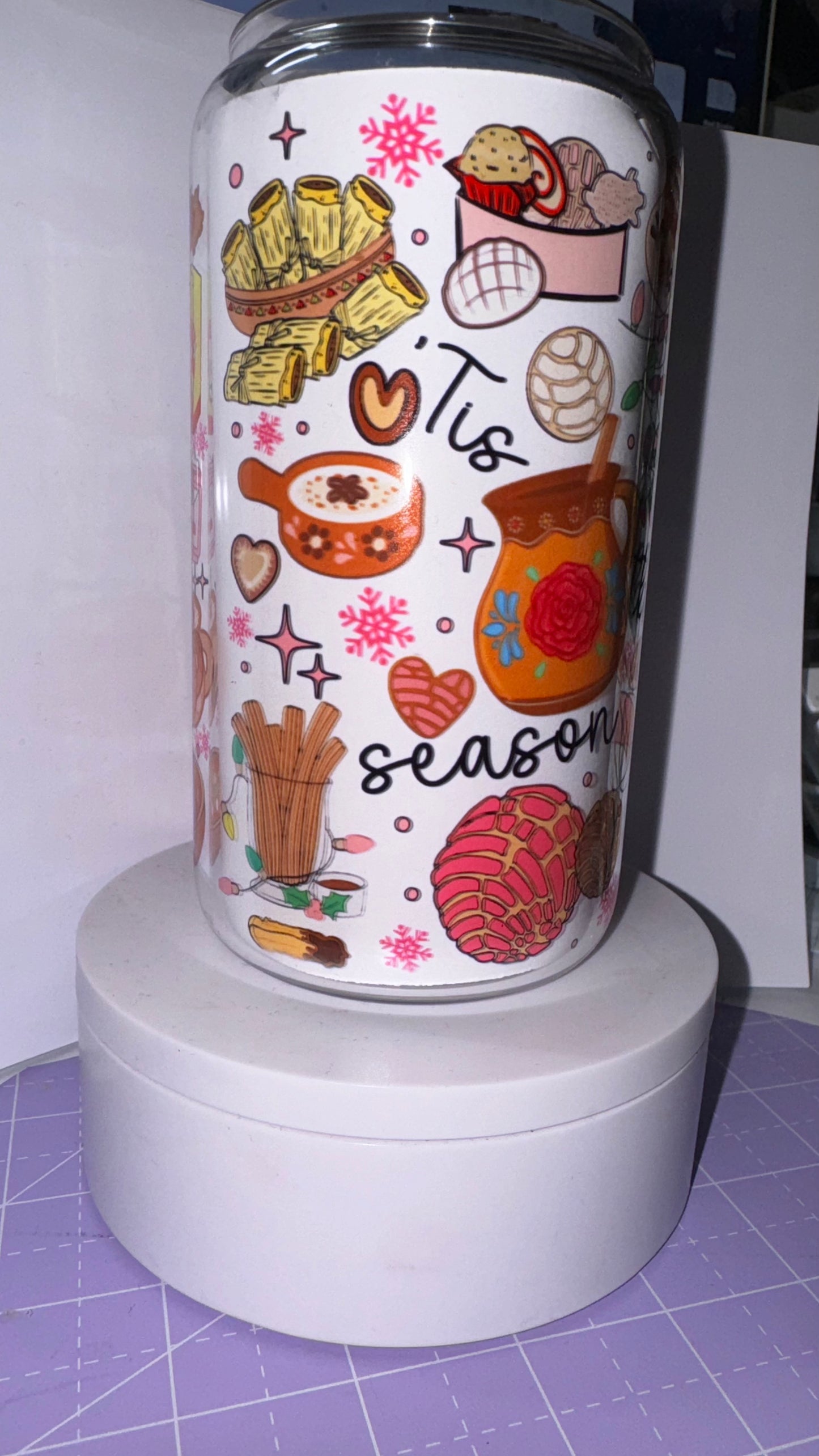 Mexican Winter Traditions: 16oz Clear Glass Can Tumbler with Bamboo Lid